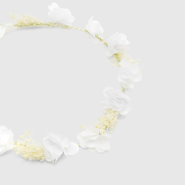 Girl flower wreath 