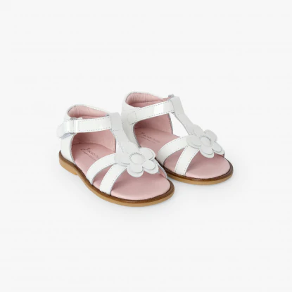Baby girl sandals in patent leather